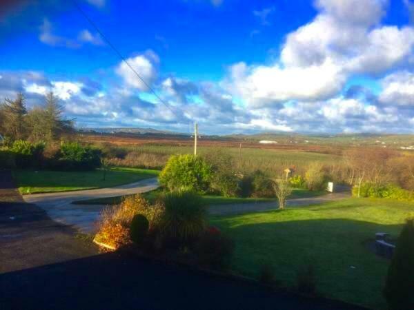 Culdonagh Manor B&B Malin Екстериор снимка